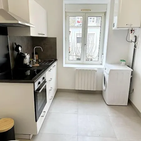 Rs-1 - Chaleureux 2 Pieces Au 1er Etage Equipe 1-3 Pers