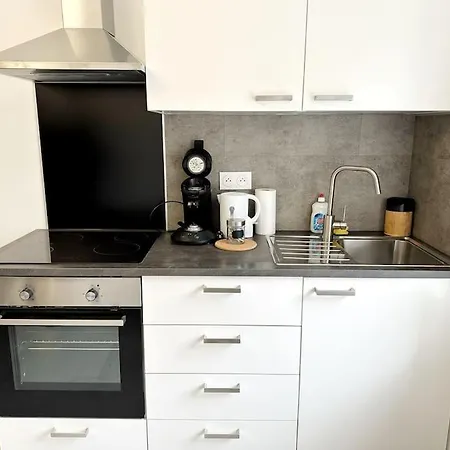 Rs-1 - Chaleureux 2 Pieces Au 1er Etage Equipe 1-3 Pers *