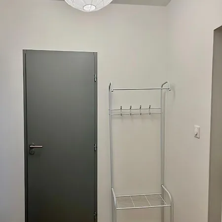 Rs-1 - Chaleureux 2 Pieces Au 1er Etage Equipe 1-3 Pers *